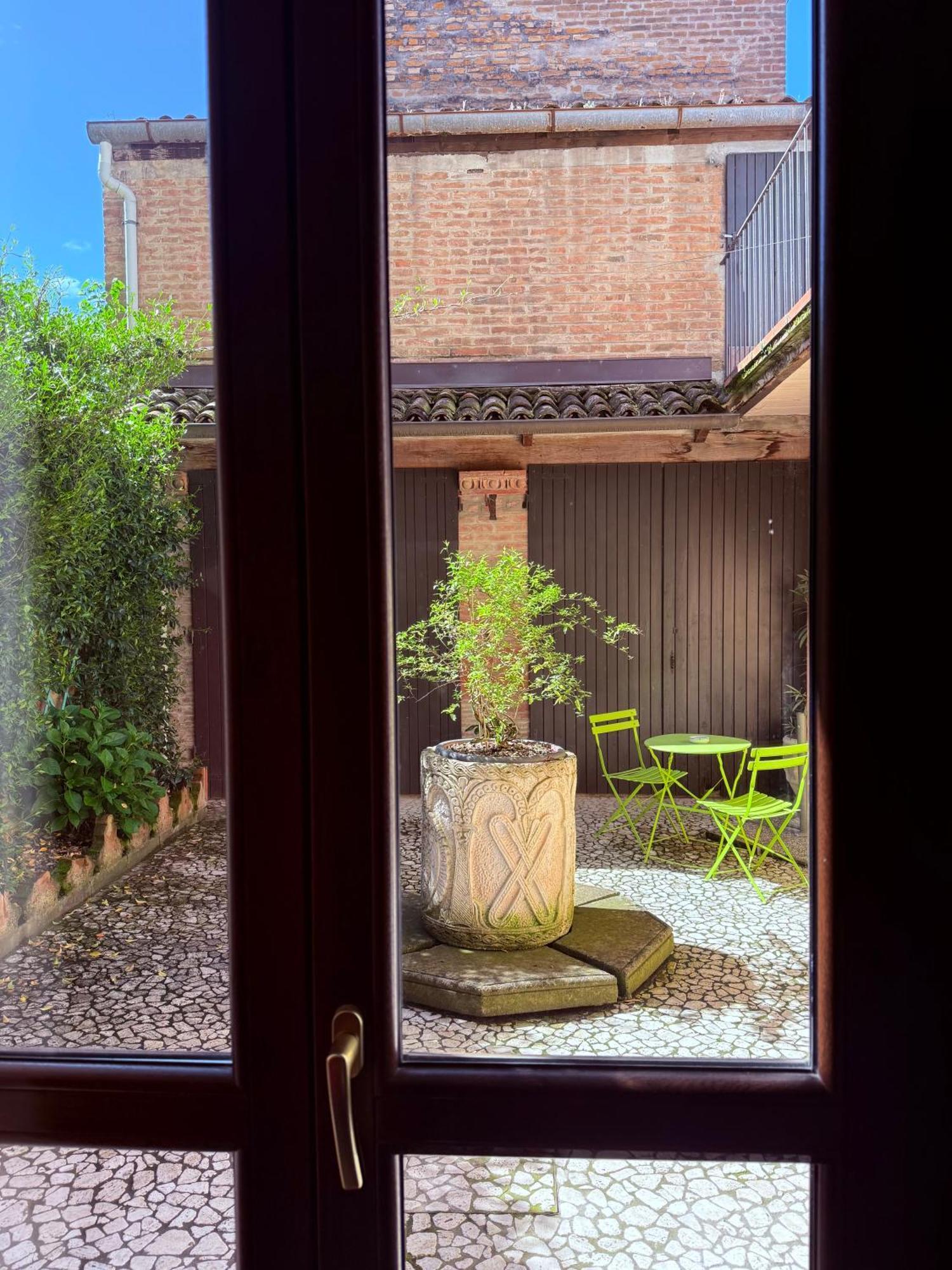 Hotel Dimora '800 Ferrara Exterior foto